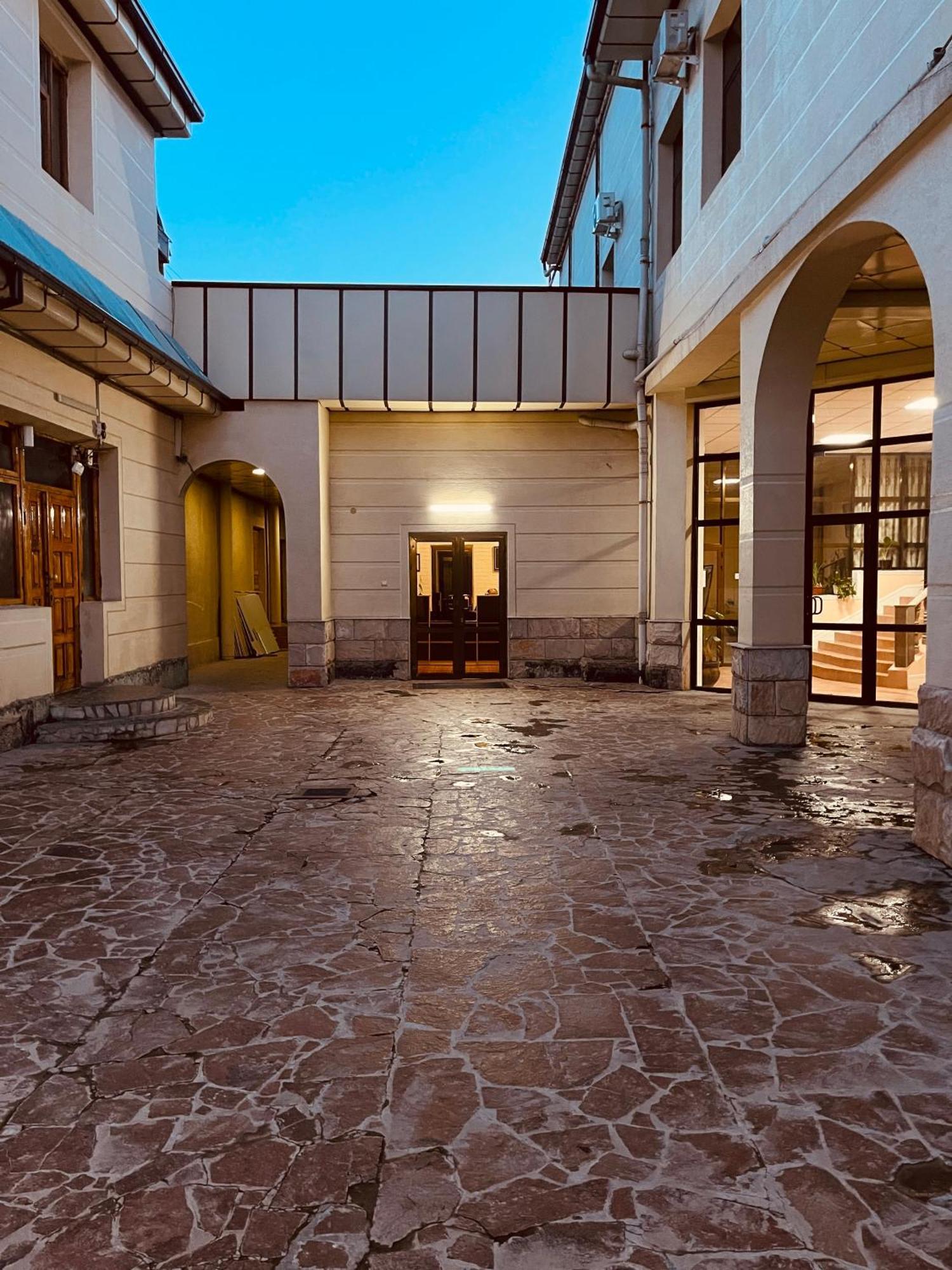 Green Hotel Ташкент Экстерьер фото